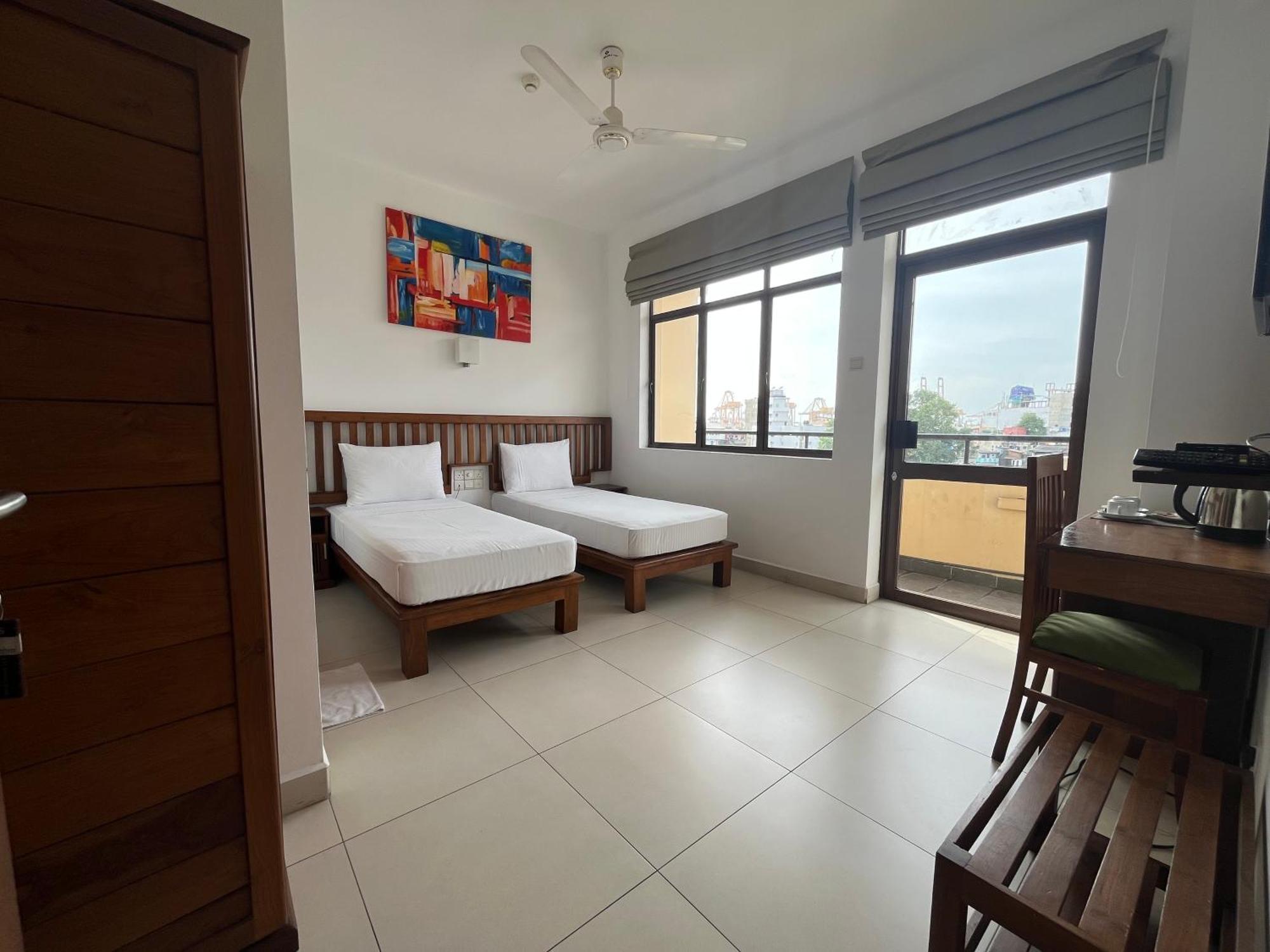 Port View City Hotel Colombo Buitenkant foto