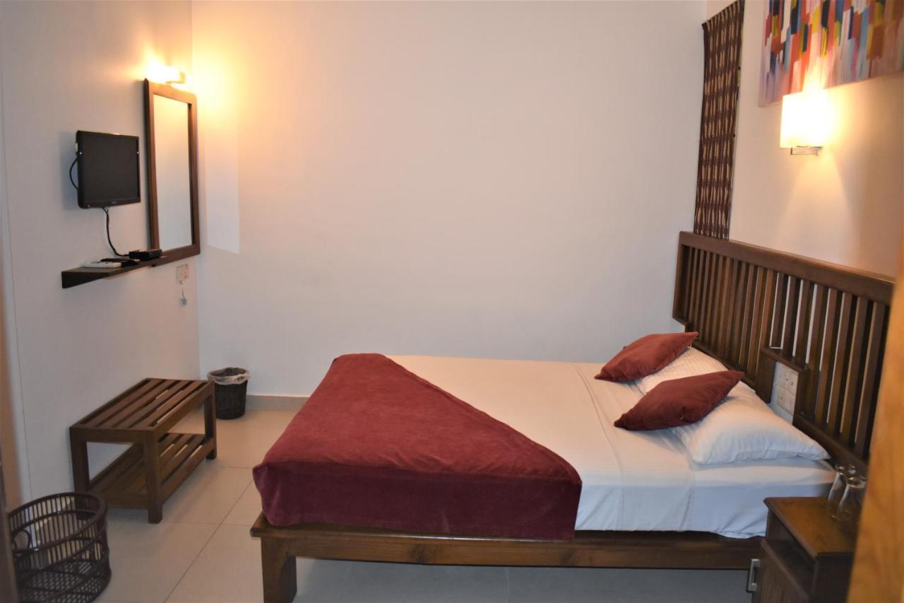 Port View City Hotel Colombo Buitenkant foto