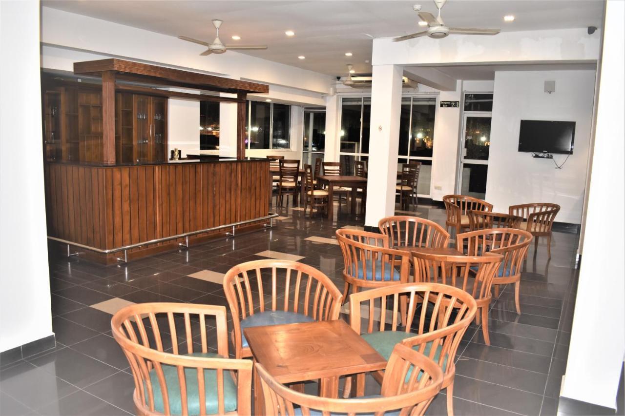 Port View City Hotel Colombo Buitenkant foto
