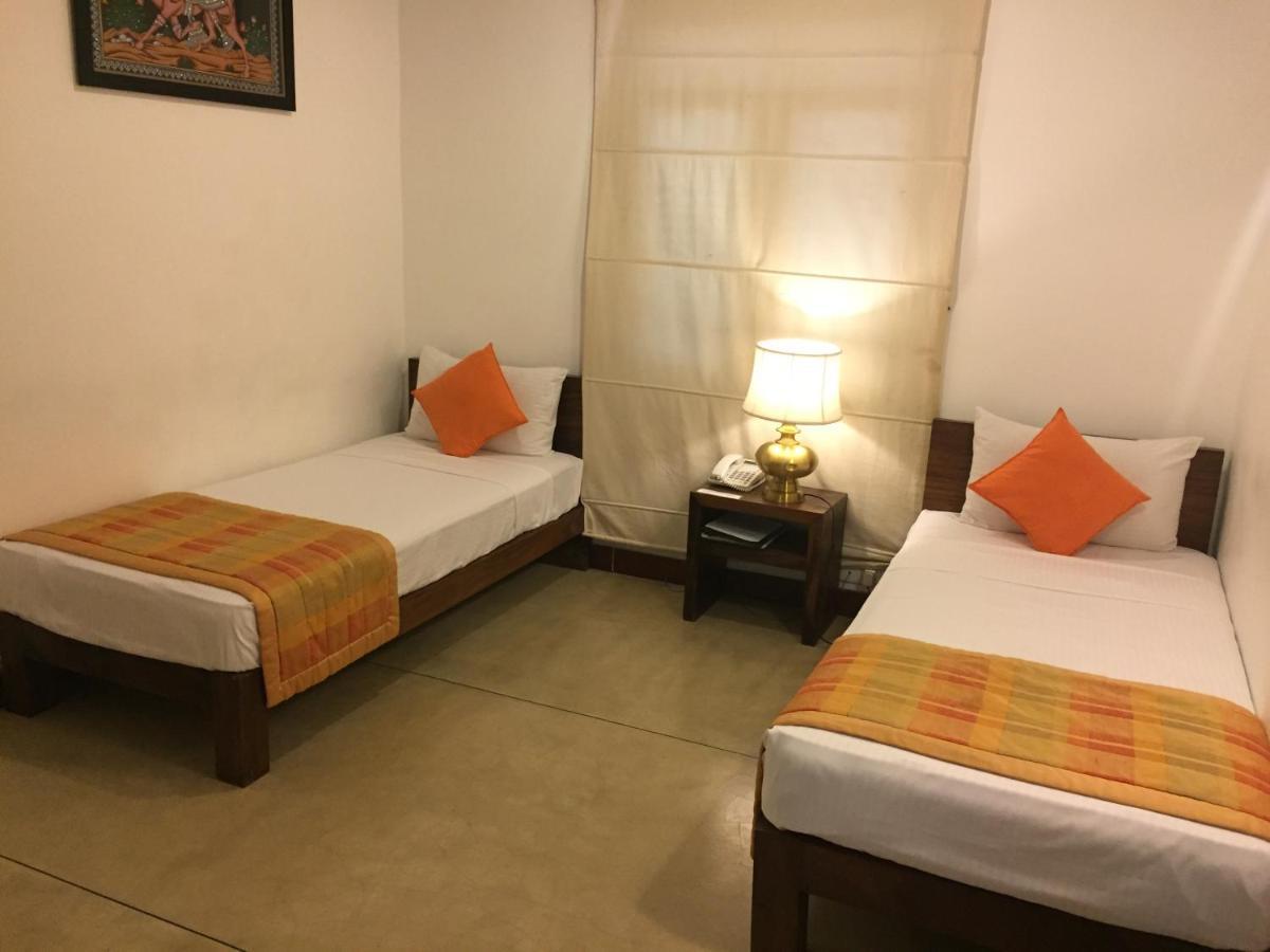 Port View City Hotel Colombo Buitenkant foto