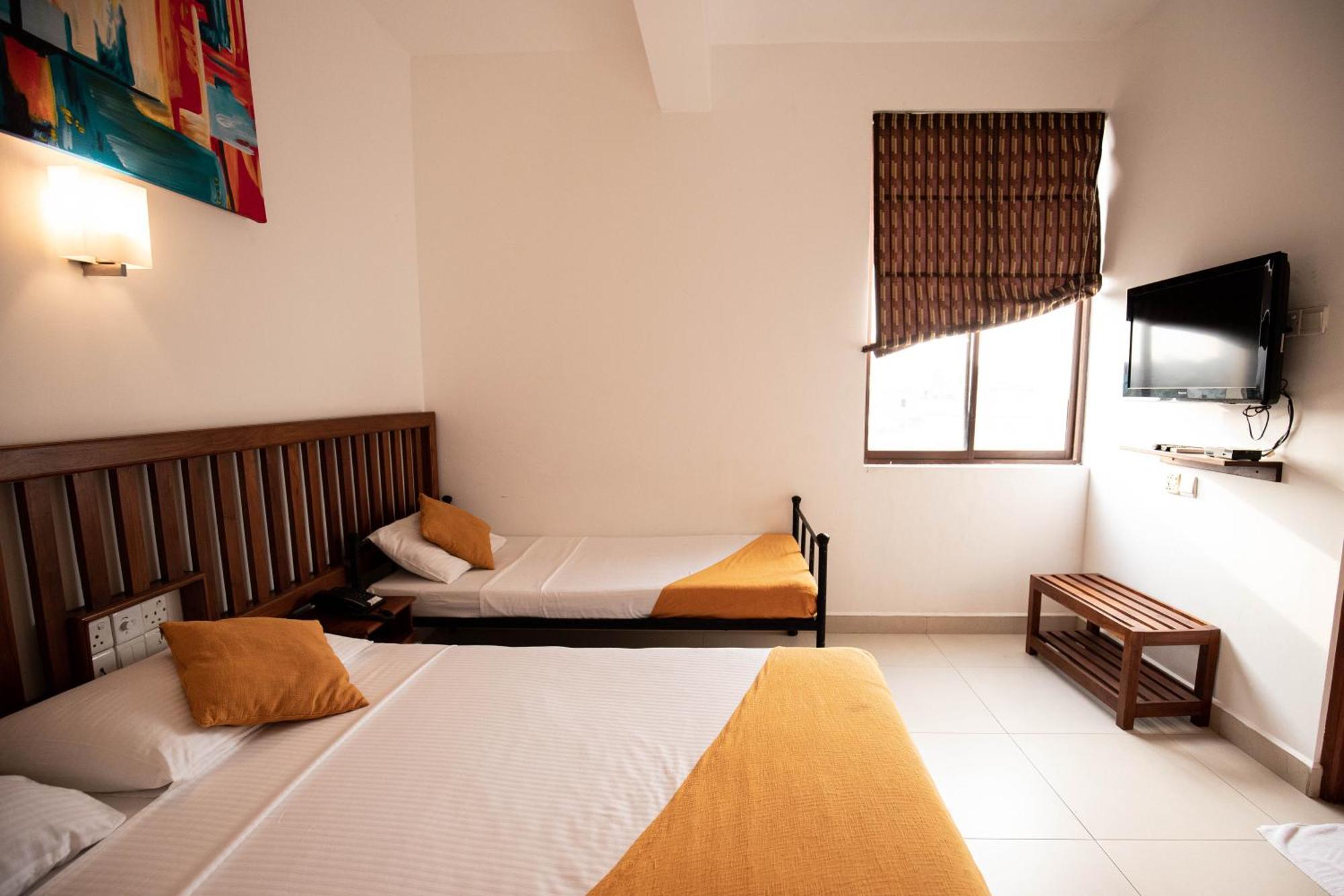 Port View City Hotel Colombo Buitenkant foto
